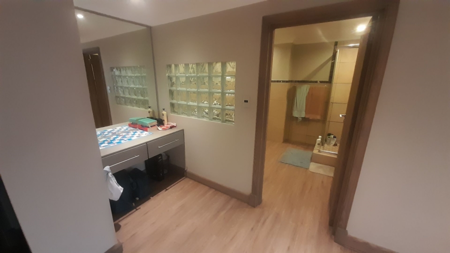 6 Bedroom Property for Sale in Birdwood Estate North West